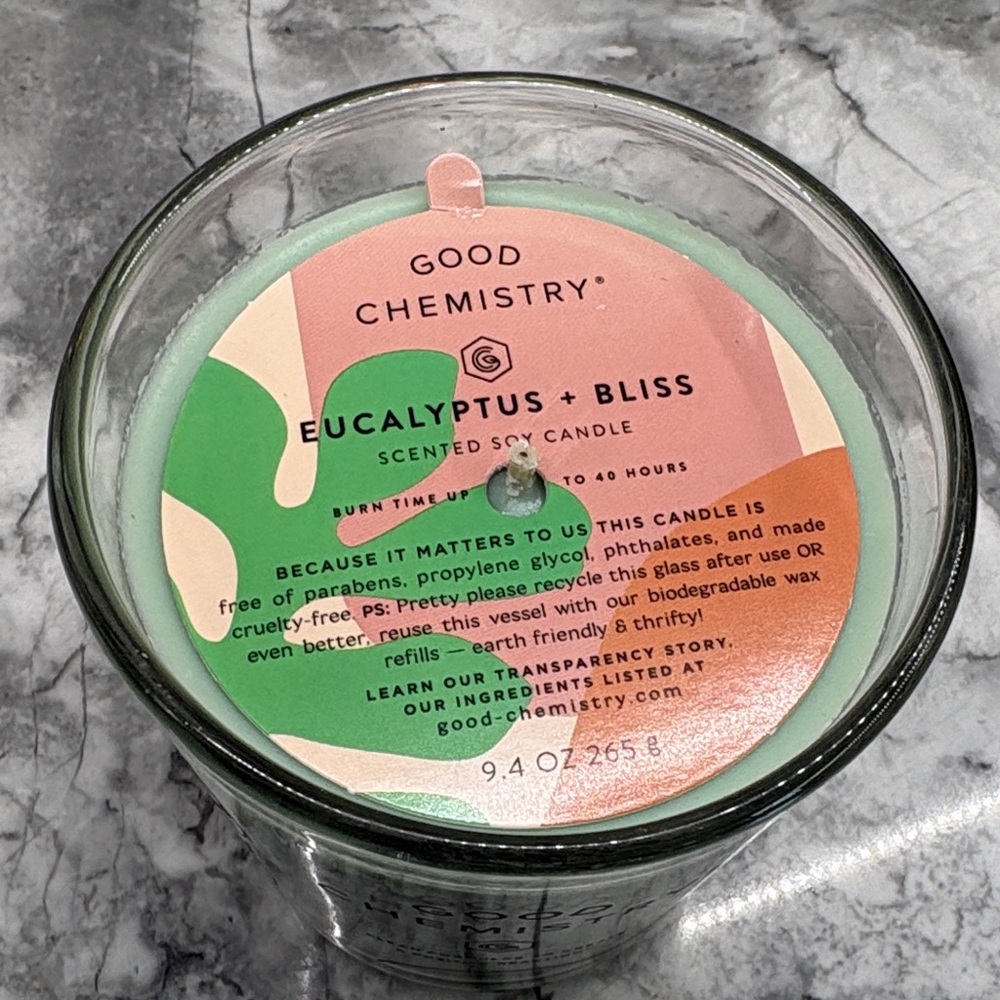 Good Chemistry Green eucalyptus Scented Candle - Picture 2 of 4